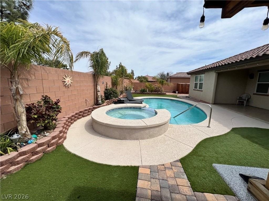 364 Moon Aura Ave - Photo 3 of 32