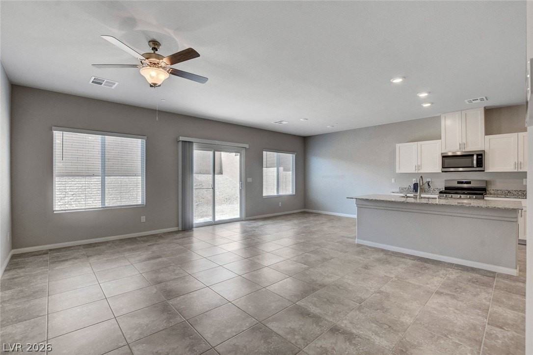 10269 Crimson Meadow Ave - Photo 4 of 42