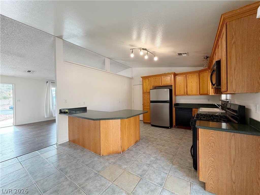 4624 Charger Ave - Photo 5 of 28