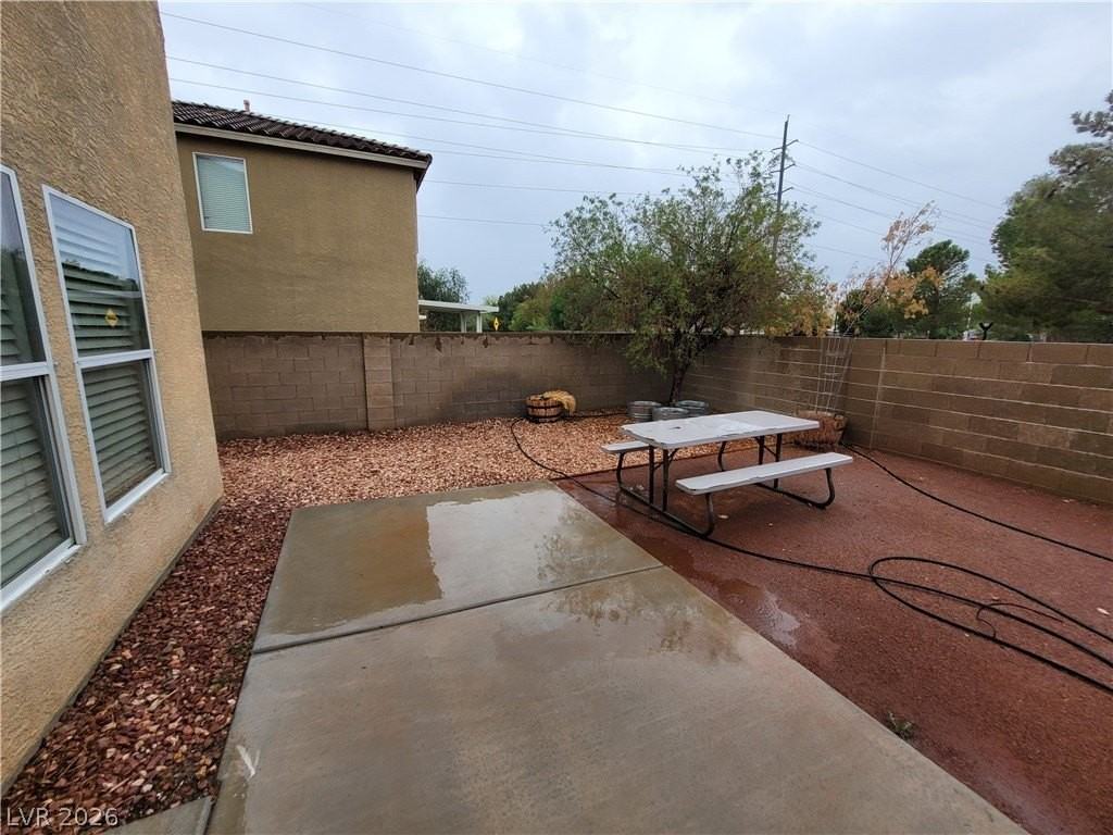 6213 Capehart Falls St - Photo 3 of 42