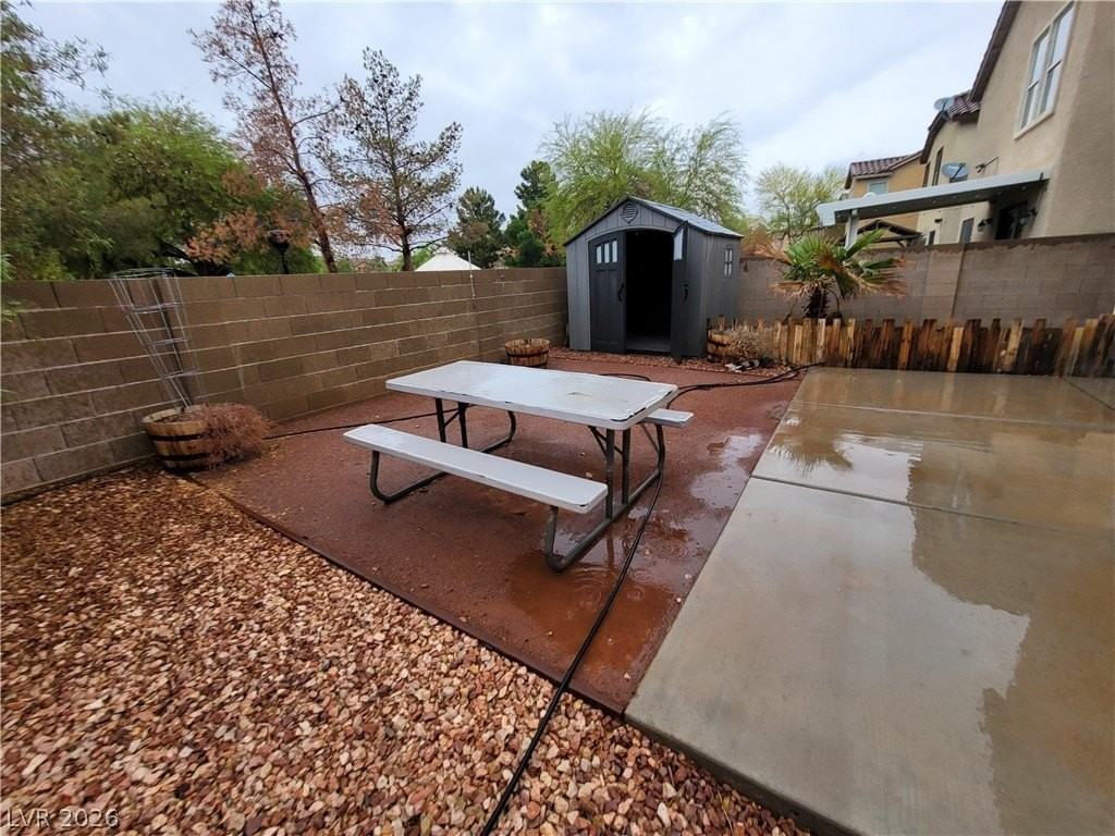 6213 Capehart Falls St - Photo 5 of 42