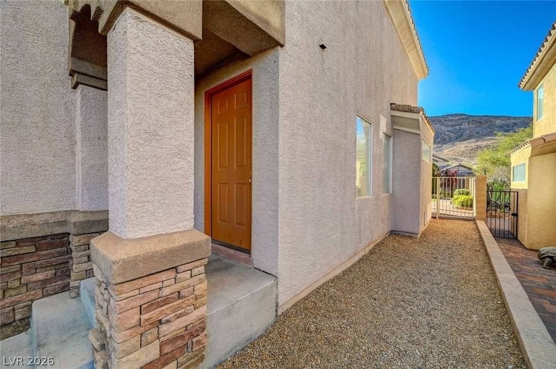 121 Standing Stone St - Photo 6 of 50