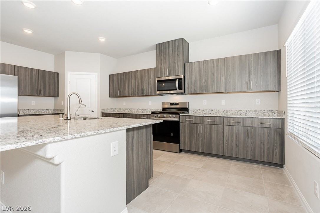 8913 Seal Cove St - Photo 3 of 27