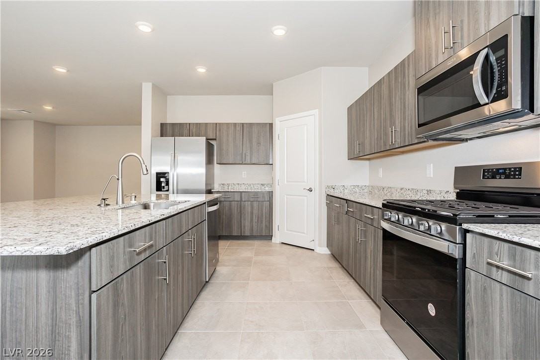 8913 Seal Cove St - Photo 4 of 27