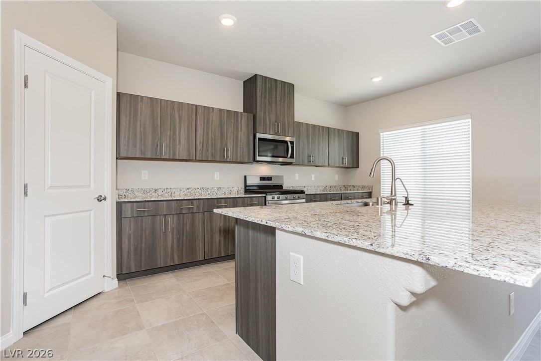 8913 Seal Cove St - Photo 5 of 27