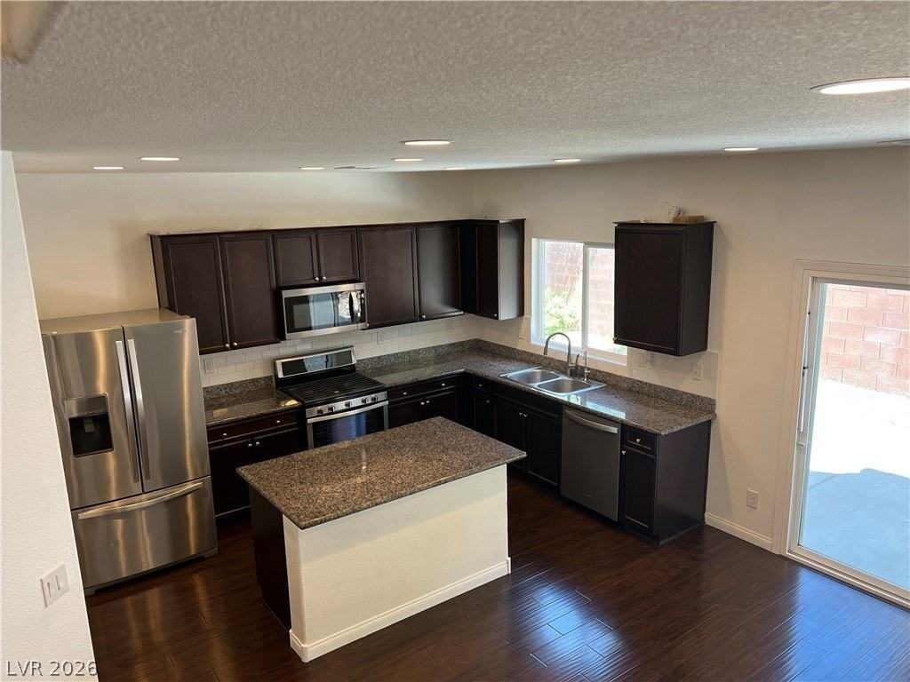 10862 Knickerbocker Ave - Photo 2 of 29