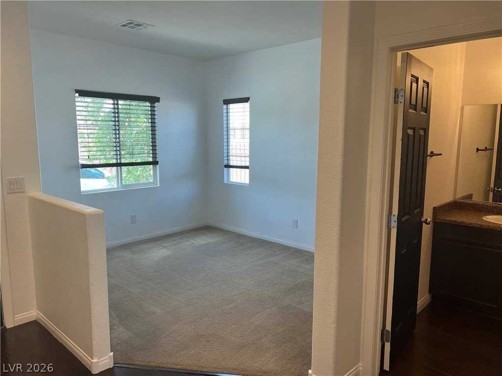 10862 Knickerbocker Ave - Photo 5 of 29