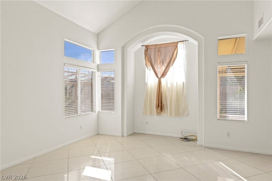 7873 Laurelton Pl - Photo 4 of 25