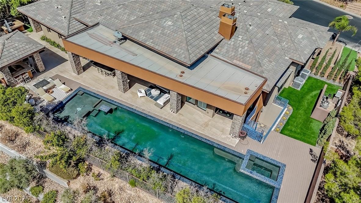 69 Hawk Ridge Dr - Photo 3 of 50