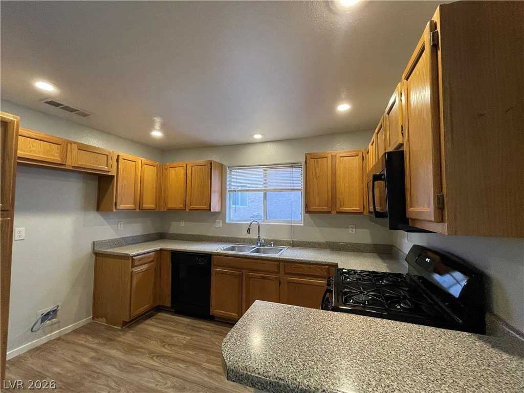 5372 Hanging Tree Ln - Photo 4 of 18