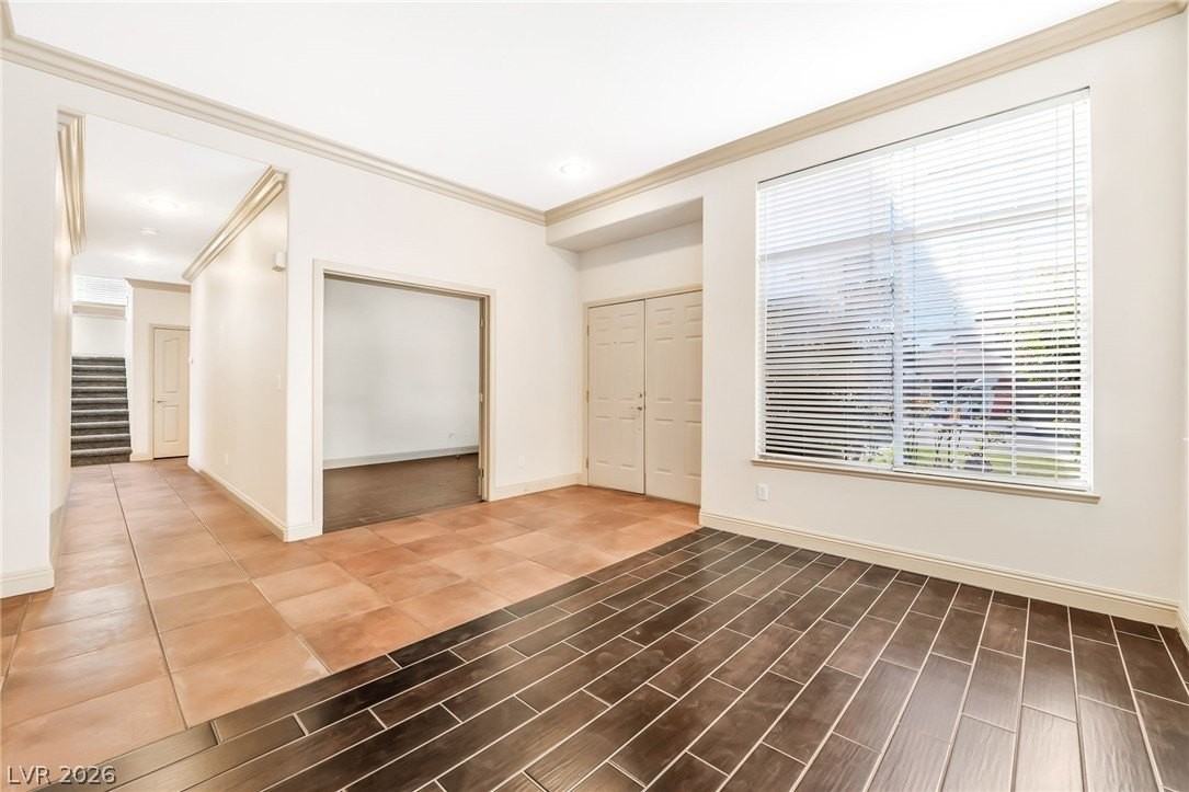 742 Barnegat Bay St - Photo 4 of 26