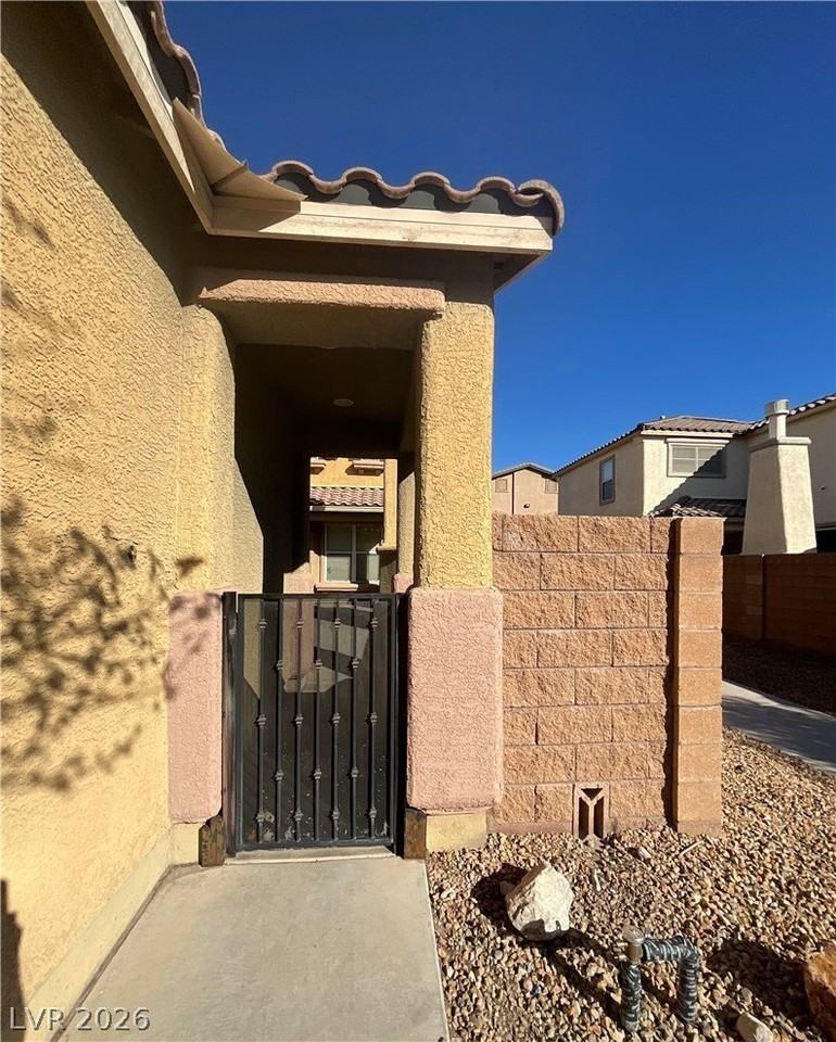 8996 Partridge Hill St - Photo 2 of 29