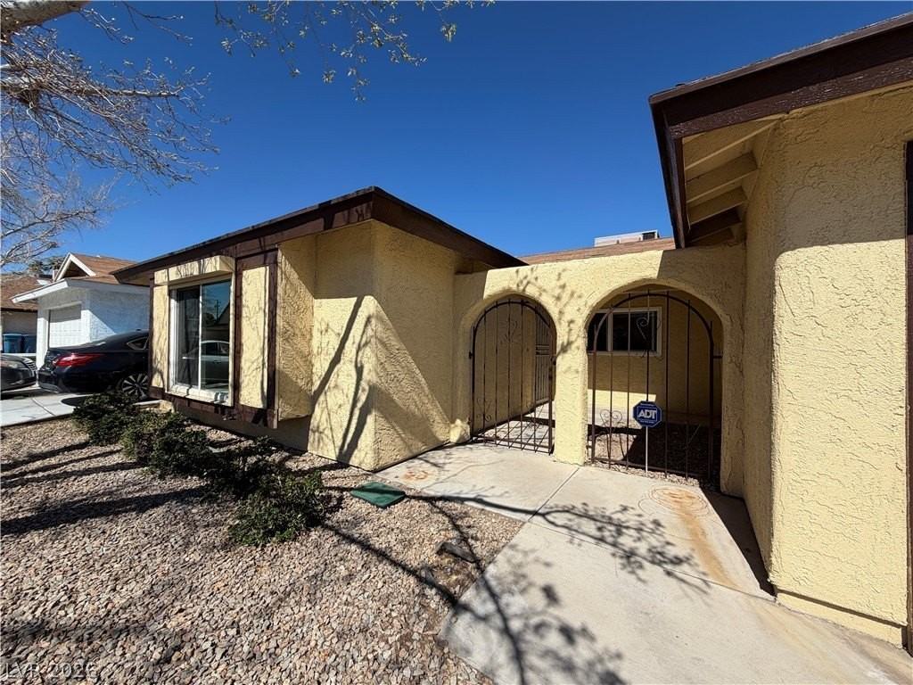 6822 Endora Dr - Photo 2 of 32