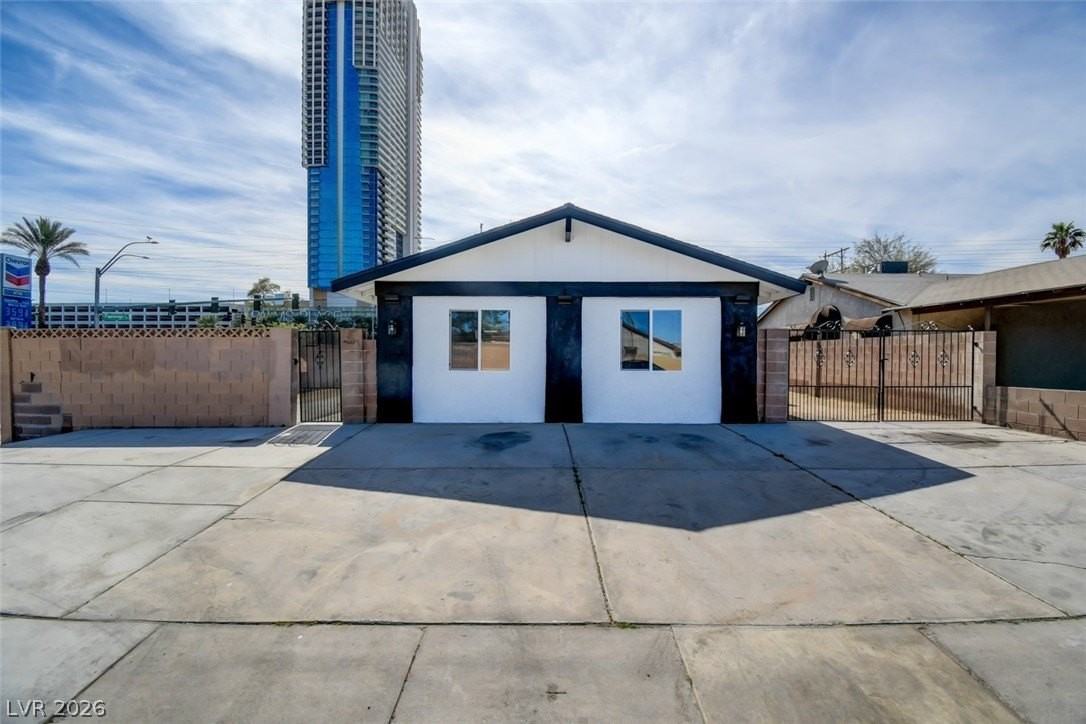 4401 Via Torino - Photo 2 of 43