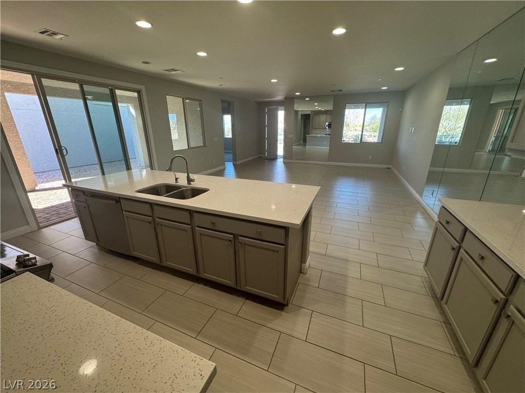 1051 E Sunset Rd - Photo 6 of 36