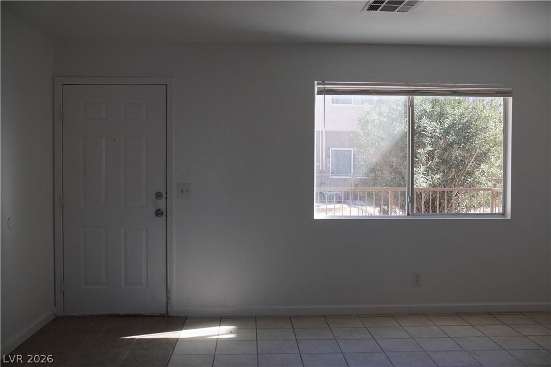 1662 N Lamont St #102 - Photo 3 of 21