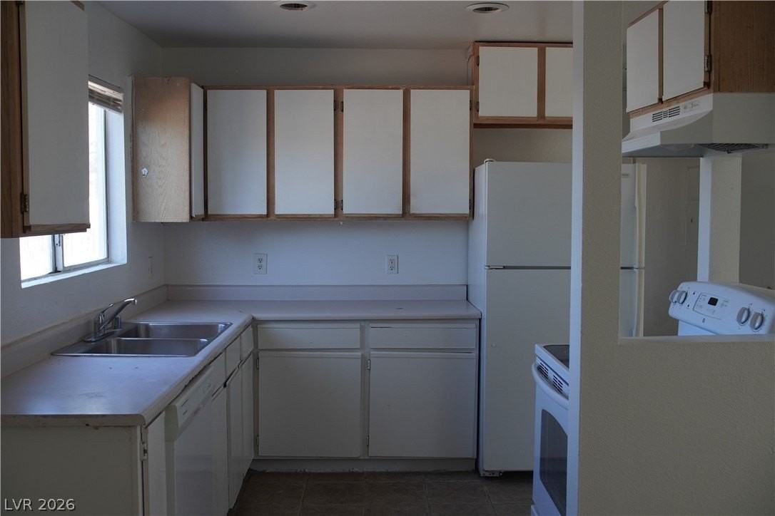 1662 N Lamont St #102 - Photo 5 of 21