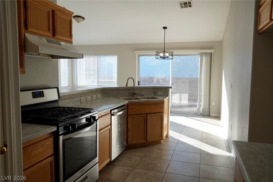 131 Newburg Ave - Photo 4 of 24