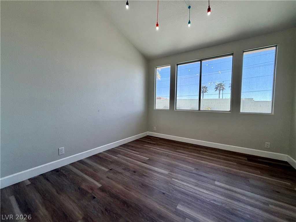 5524 Flora Spray St - Photo 5 of 22