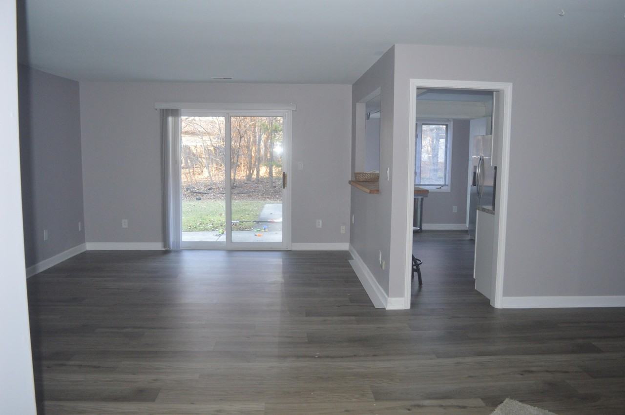 710 Knoxbury Ln Apt 1 - Photo 2 of 20