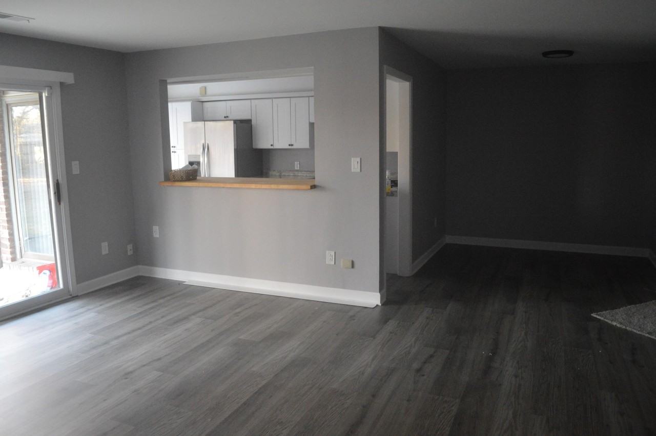 710 Knoxbury Ln Apt 1 - Photo 5 of 20