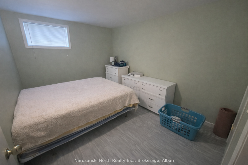 10 1-10 Green Bay Road - Photo 6 of 7