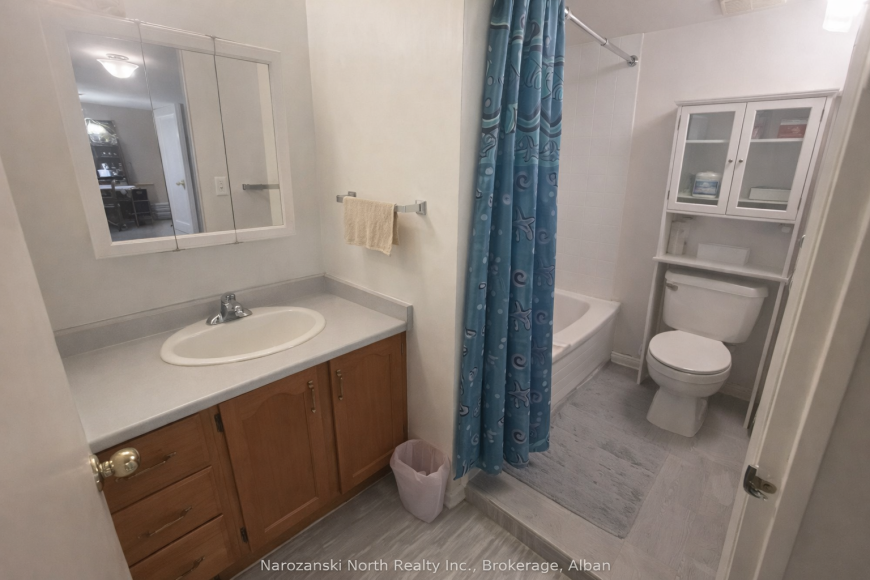 10 1-10 Green Bay Road - Photo 7 of 7