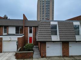 featured image of 2146 Bryanston Crescent St