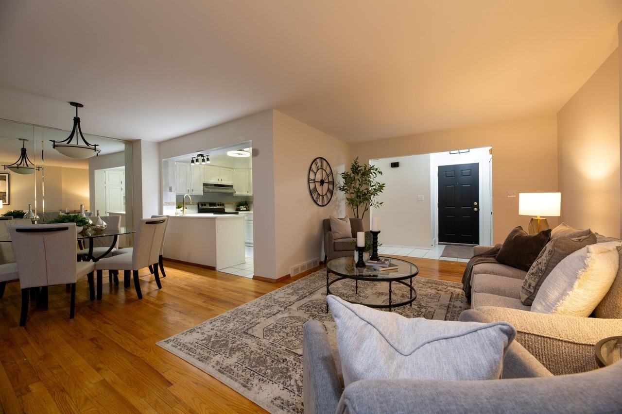 2146 Bryanston Crescent St - Photo 5 of 19