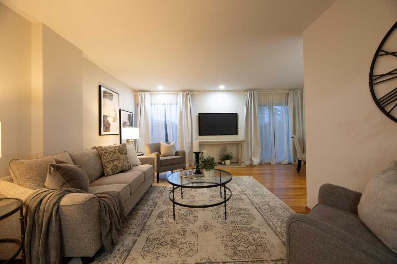 2146 Bryanston Crescent St - Photo 6 of 19