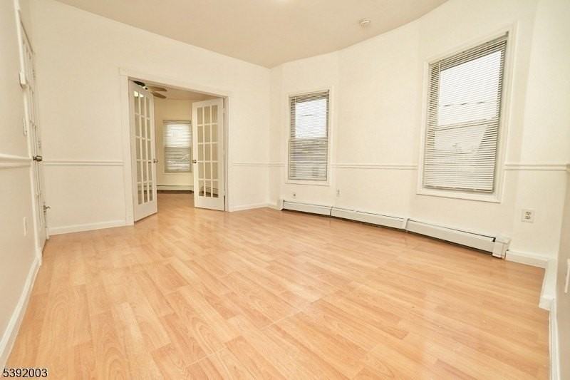 466 Cortlandt St 2nd Fl #2 - Photo 7 of 17