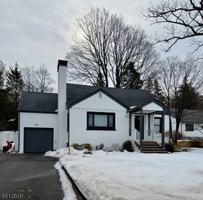 featured image of 7 Center Grove Rd