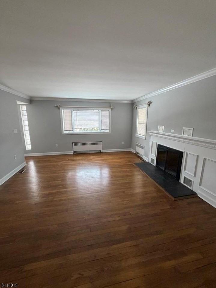 7 Center Grove Rd - Photo 6 of 11