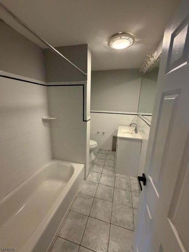 7 Center Grove Rd - Photo 7 of 11