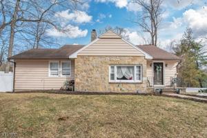 featured image of 153 Algonquin Trl