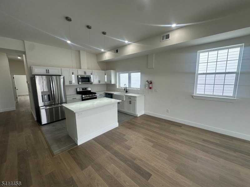 14 Nelson Pl - Photo 3 of 13