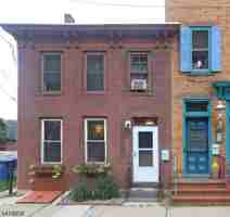 featured image of 17 N Franklin St #A