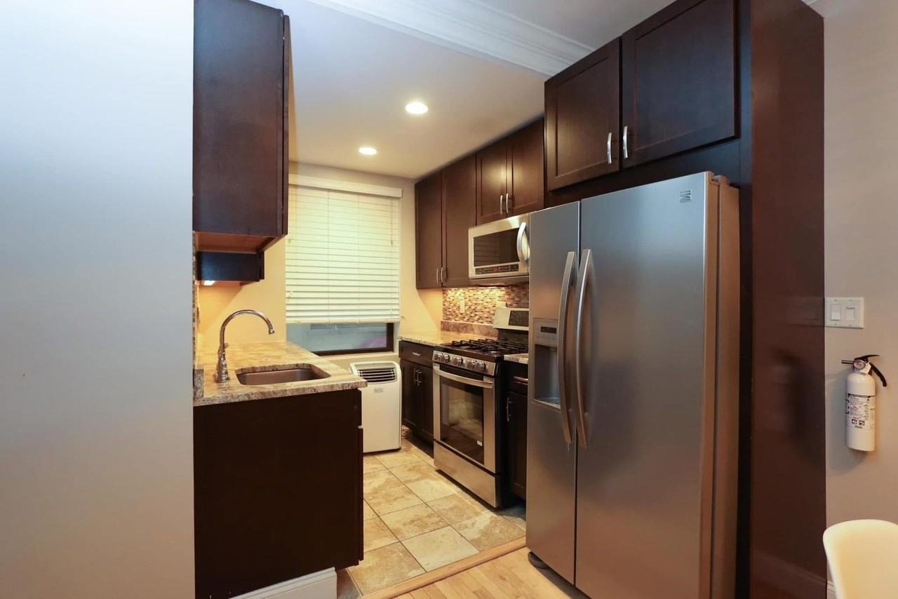 883 Boulevard E #1C - Photo 6 of 11