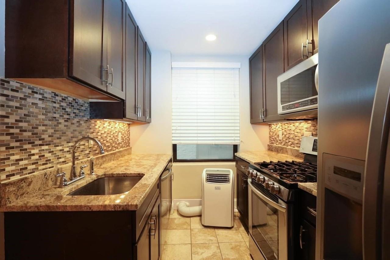 883 Boulevard E #1C - Photo 7 of 11