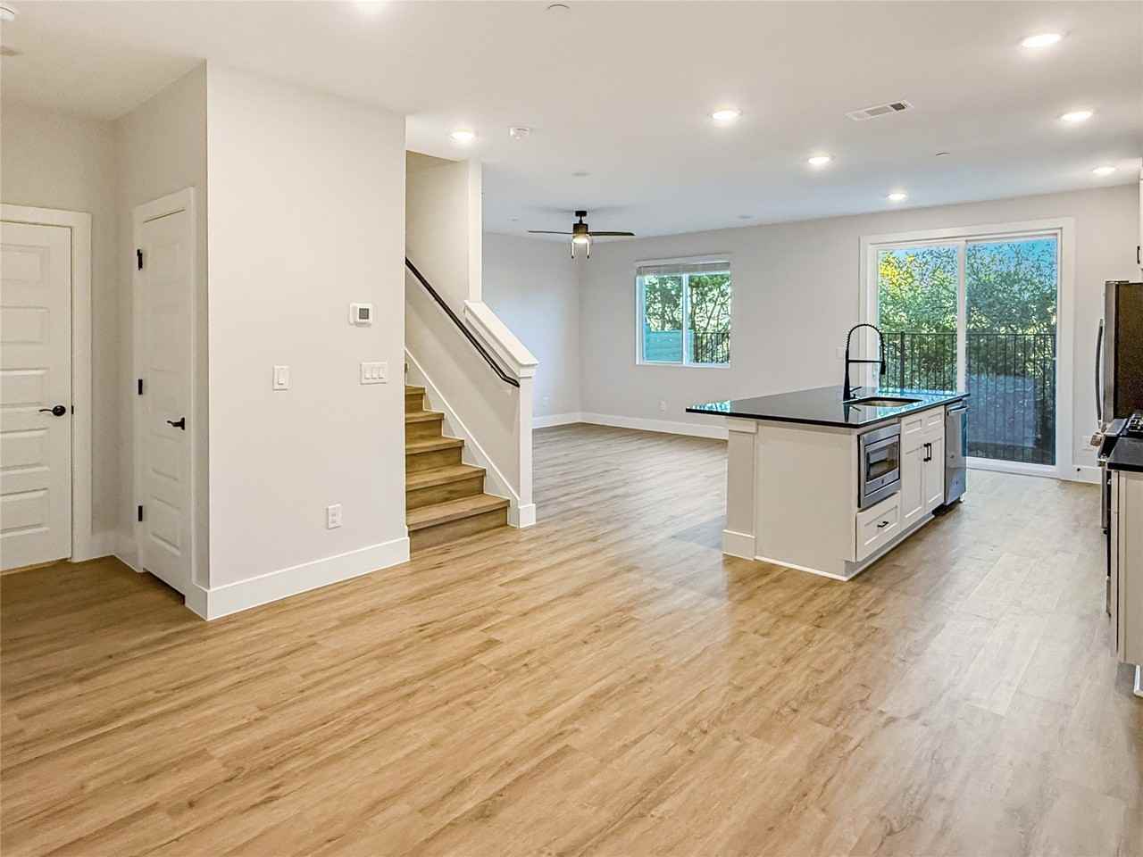 5611 Mobeetie Loop - Photo 3 of 22