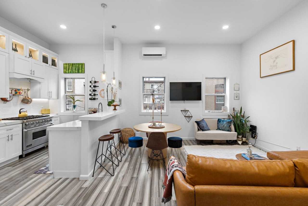 405 Bloomfield St #4 - Photo 2 of 19