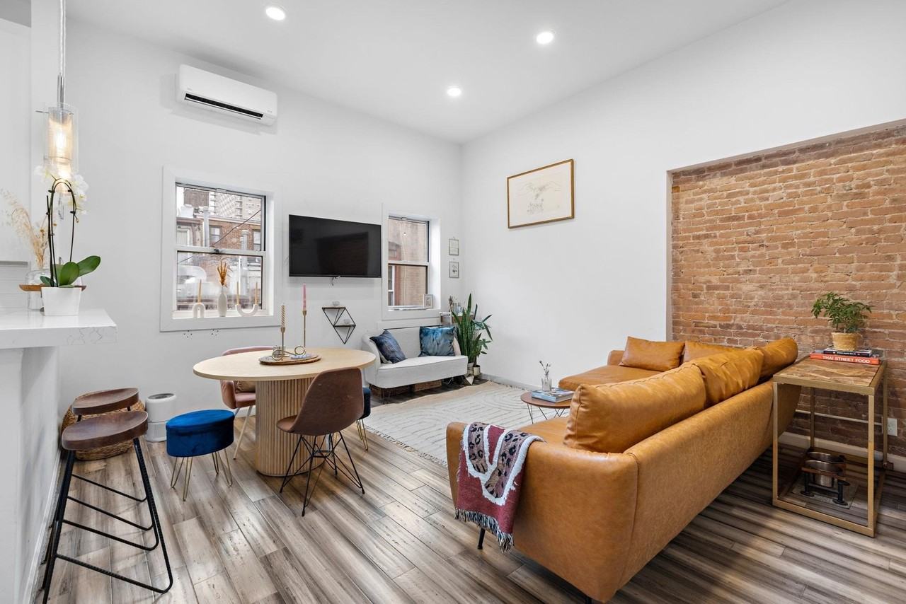 405 Bloomfield St #4 - Photo 3 of 19