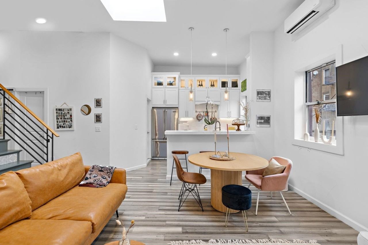 405 Bloomfield St #4 - Photo 4 of 19