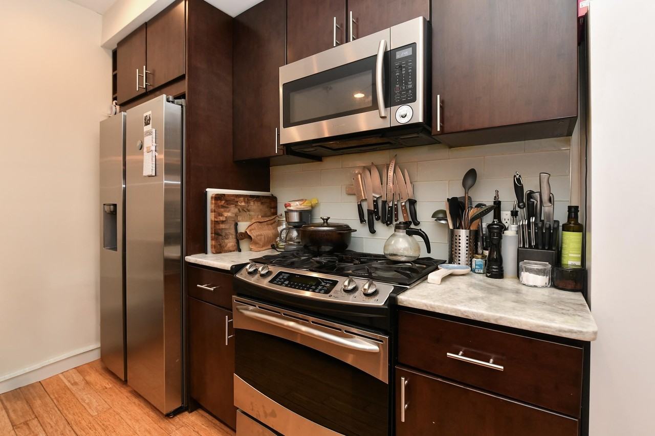 812 Washington St #1 - Photo 5 of 18