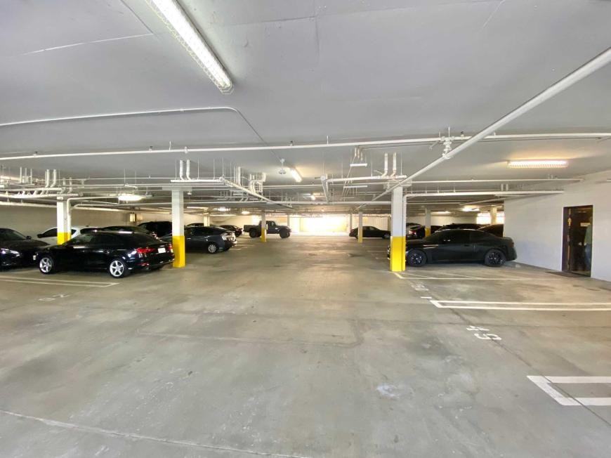 10960 Bloomfield St - Photo 4 of 10