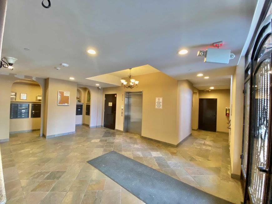 10960 Bloomfield St - Photo 5 of 10