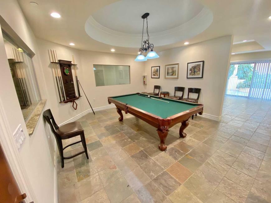 10960 Bloomfield St - Photo 7 of 10