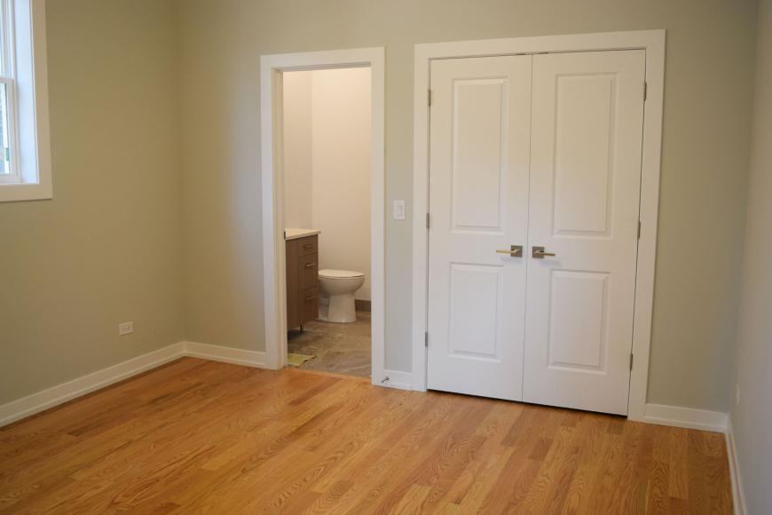 6144 S University Ave - Photo 7 of 8