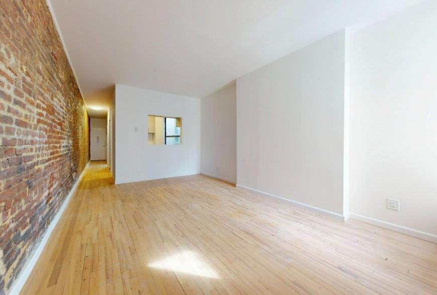 836 Washington Ave - Photo 2 of 9