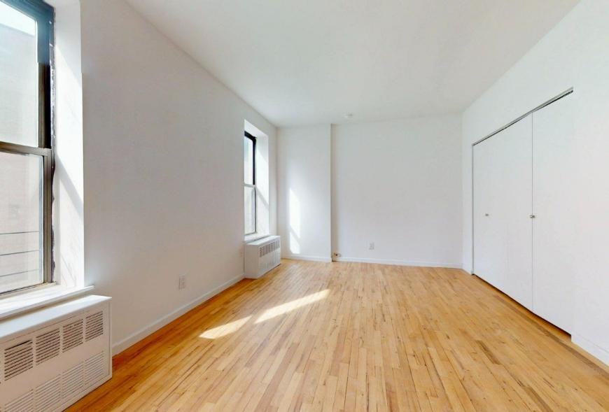 836 Washington Ave - Photo 6 of 9